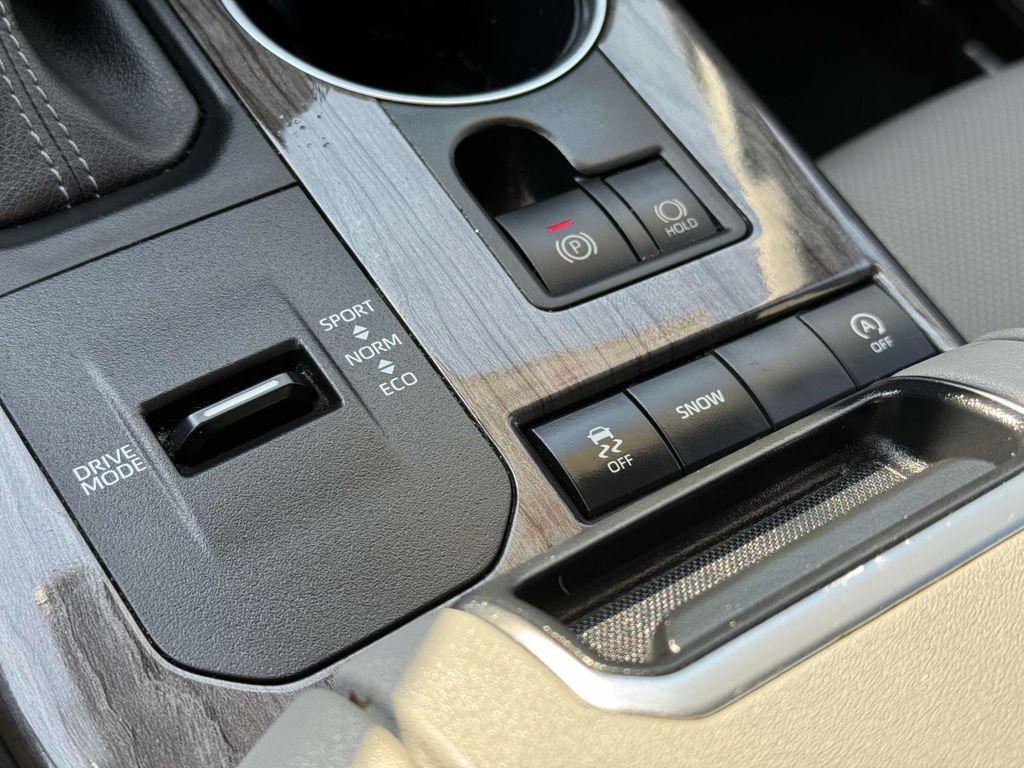 used 2022 Toyota Highlander car, priced at $35,265