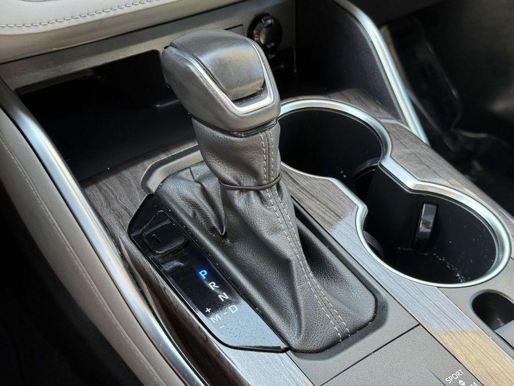 used 2022 Toyota Highlander car, priced at $35,265