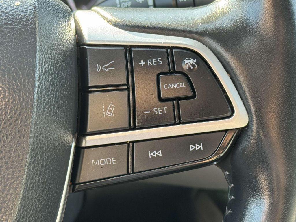 used 2022 Toyota Highlander car, priced at $35,265