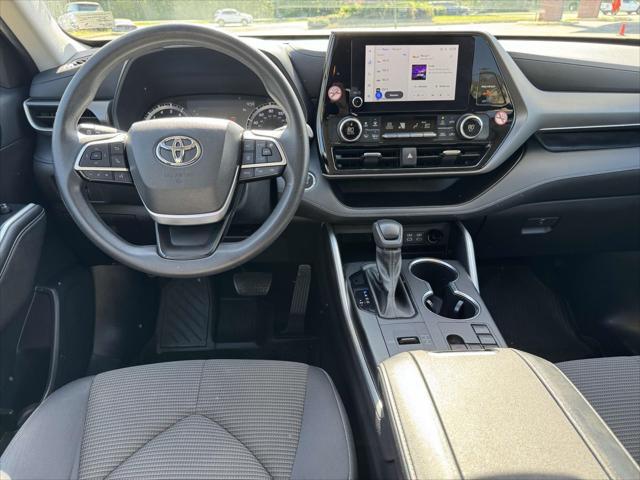 used 2023 Toyota Highlander car, priced at $33,988