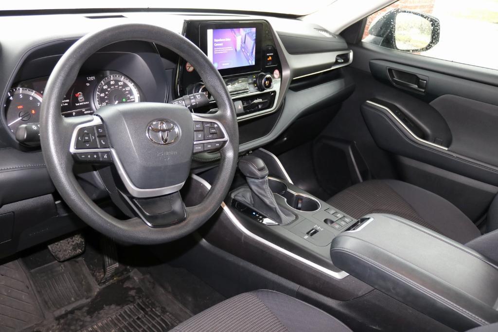 used 2023 Toyota Highlander car