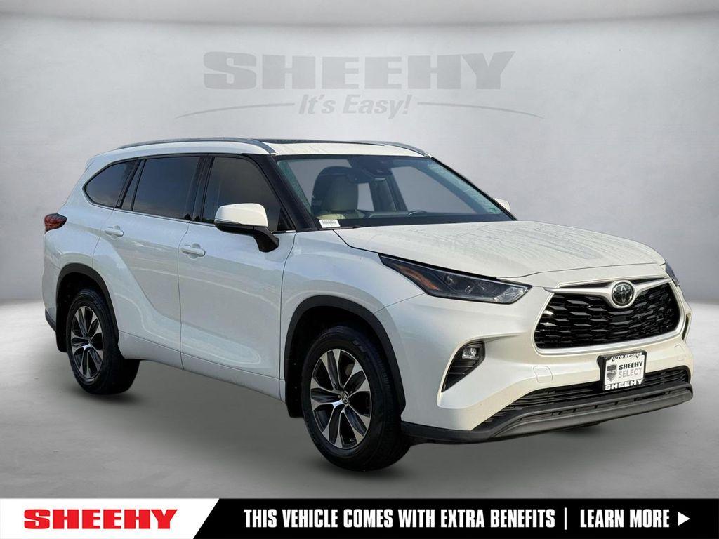 used 2021 Toyota Highlander car, priced at $28,600