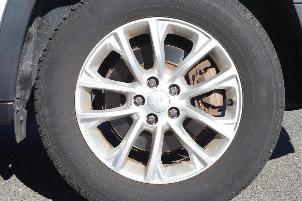 used 2019 Jeep Cherokee car, priced at $17,988