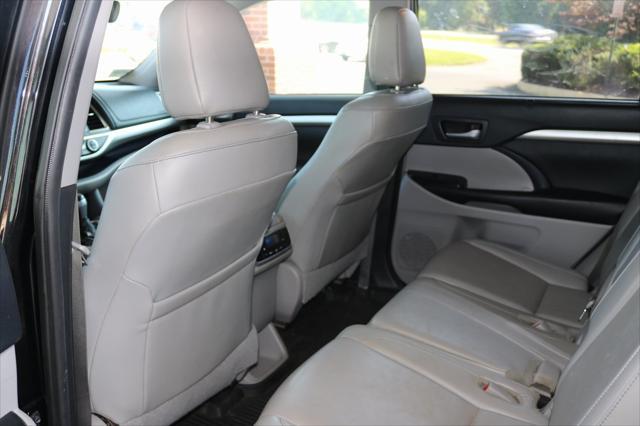 used 2019 Toyota Highlander car, priced at $26,825