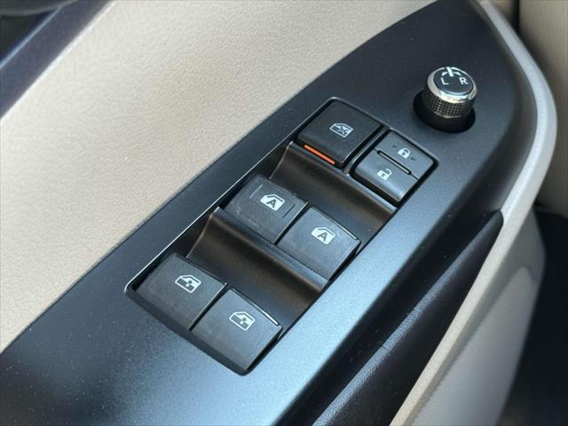 used 2019 Toyota Highlander car, priced at $26,817