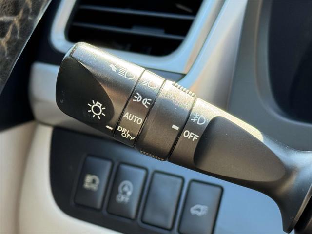 used 2019 Toyota Highlander car, priced at $26,817