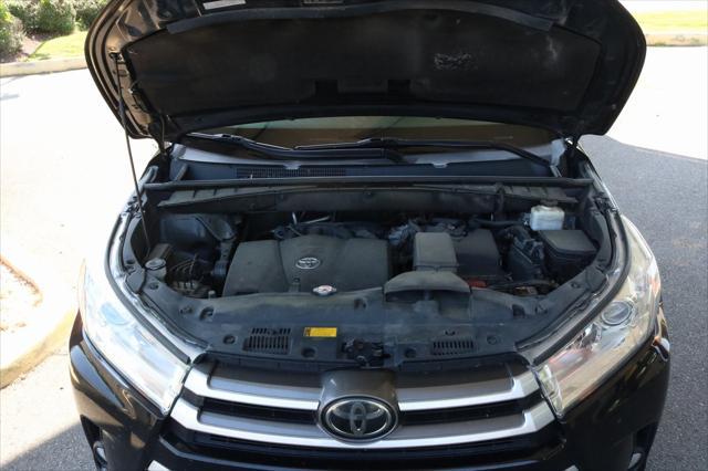 used 2019 Toyota Highlander car, priced at $26,825