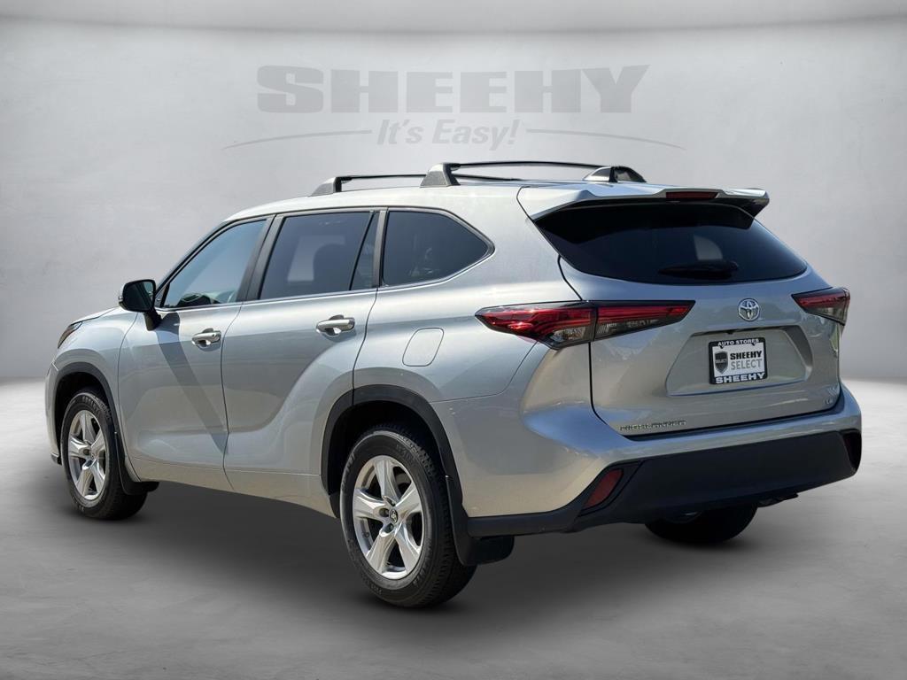 used 2023 Toyota Highlander car, priced at $31,988