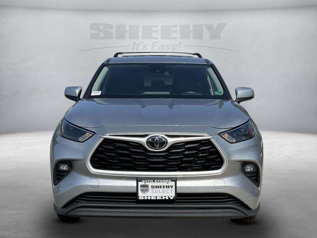 used 2023 Toyota Highlander car, priced at $31,988