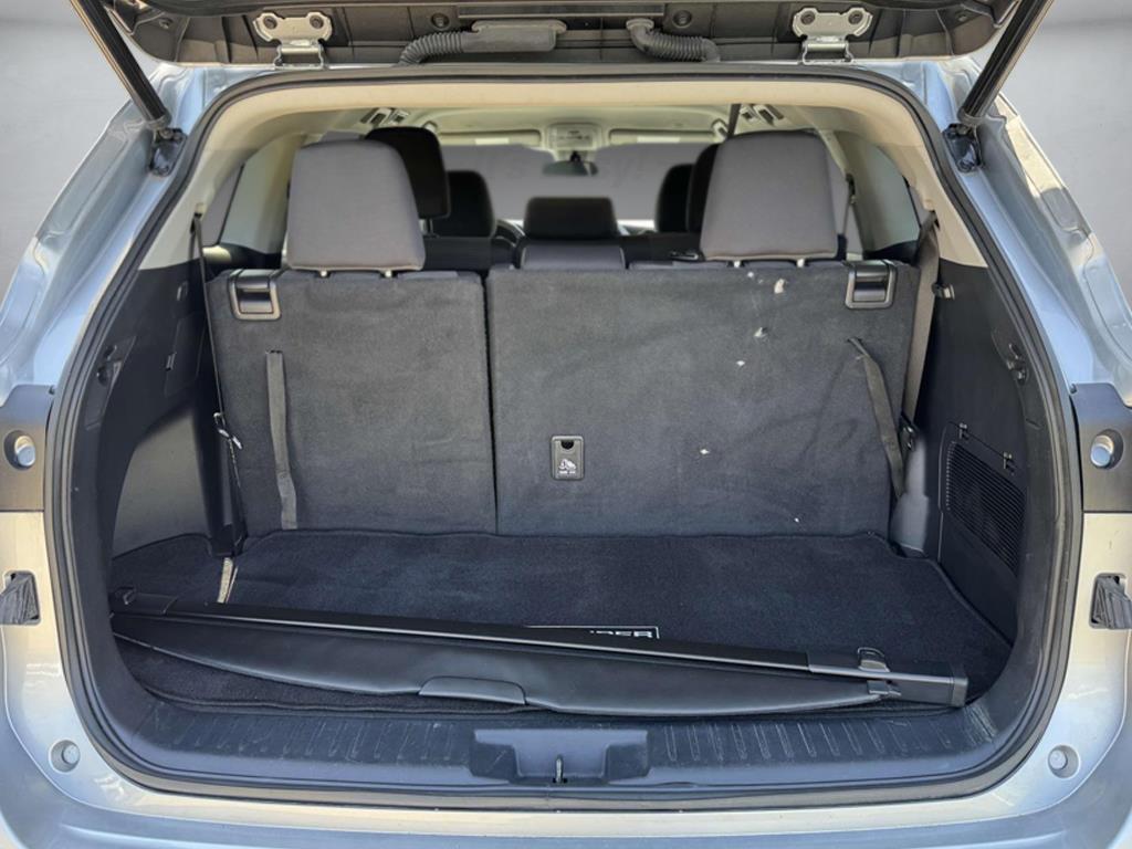 used 2023 Toyota Highlander car, priced at $31,988