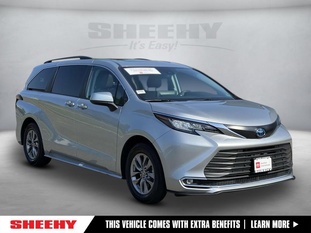 used 2023 Toyota Sienna car, priced at $39,700