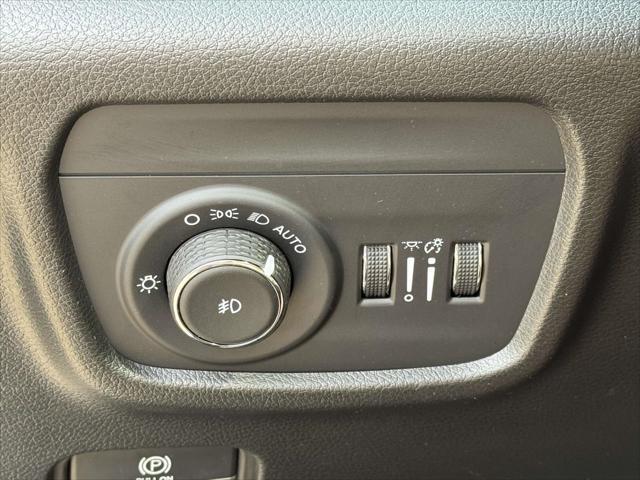 used 2024 Jeep Grand Cherokee car, priced at $38,987