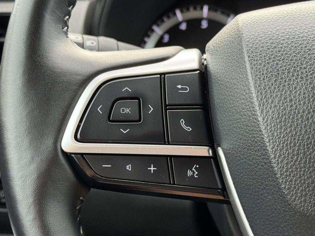used 2024 Toyota Highlander car, priced at $39,988