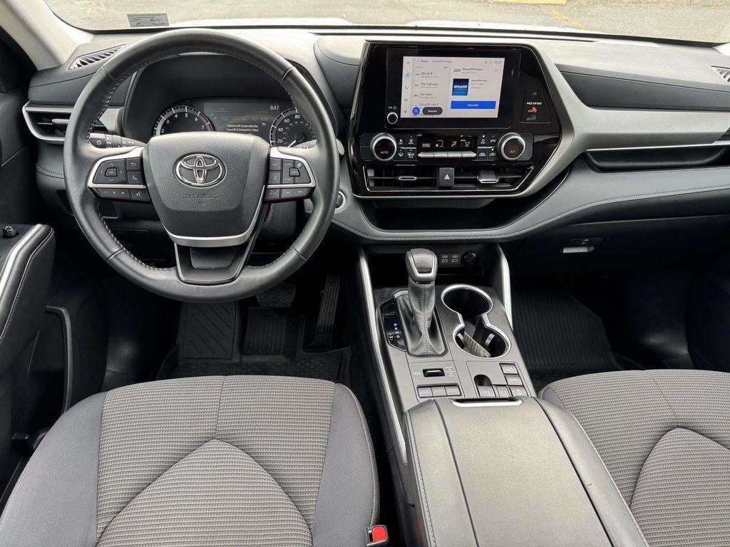 used 2024 Toyota Highlander car, priced at $39,988