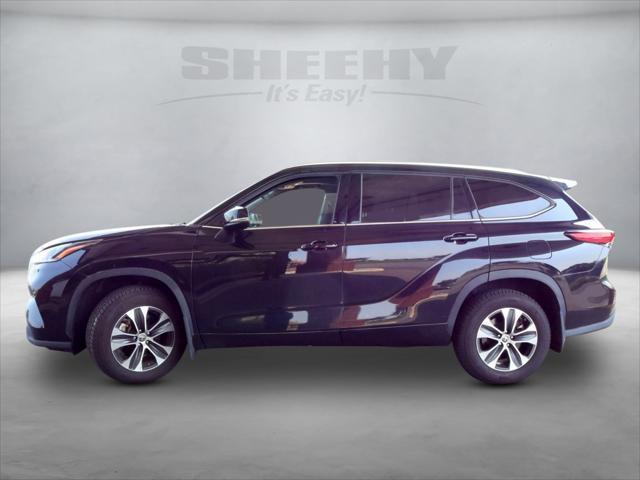 used 2021 Toyota Highlander car, priced at $32,699