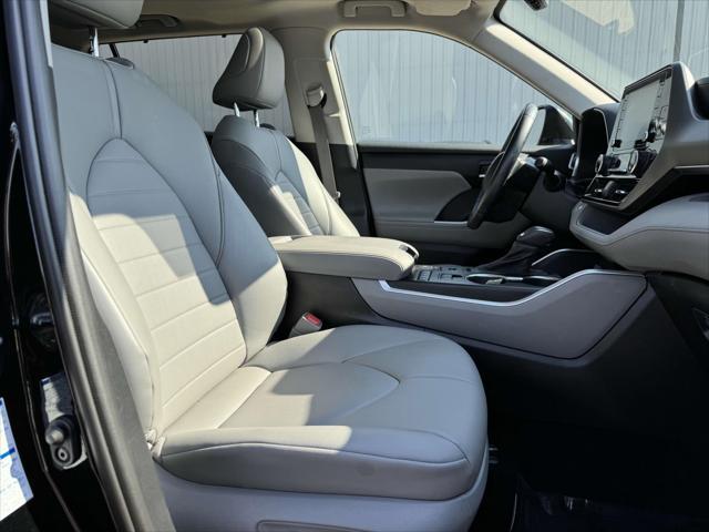 used 2021 Toyota Highlander car, priced at $31,740