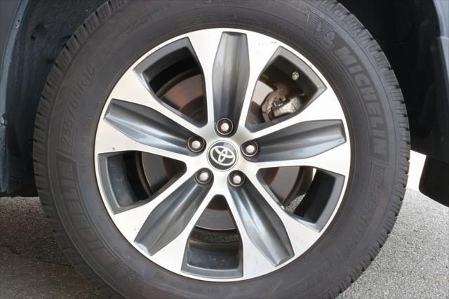used 2021 Toyota Highlander car, priced at $32,699