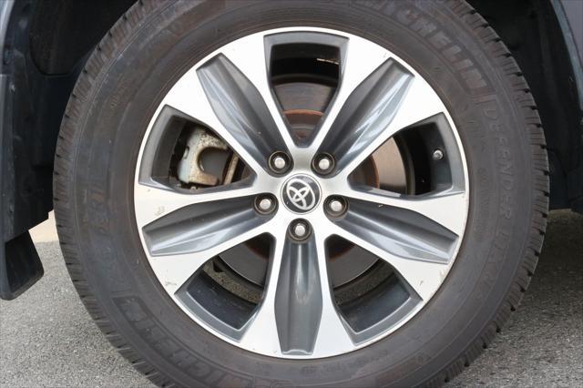 used 2021 Toyota Highlander car, priced at $32,699