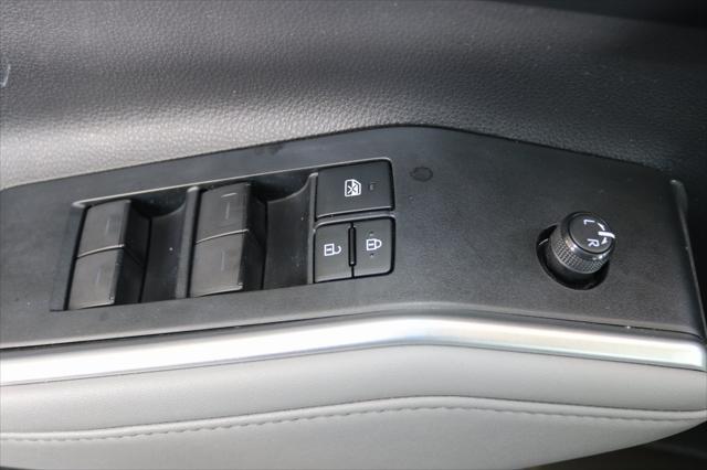 used 2021 Toyota Highlander car, priced at $32,699