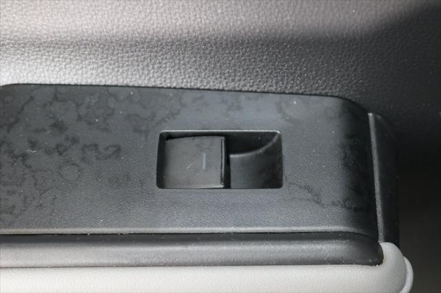 used 2021 Toyota Highlander car, priced at $32,699