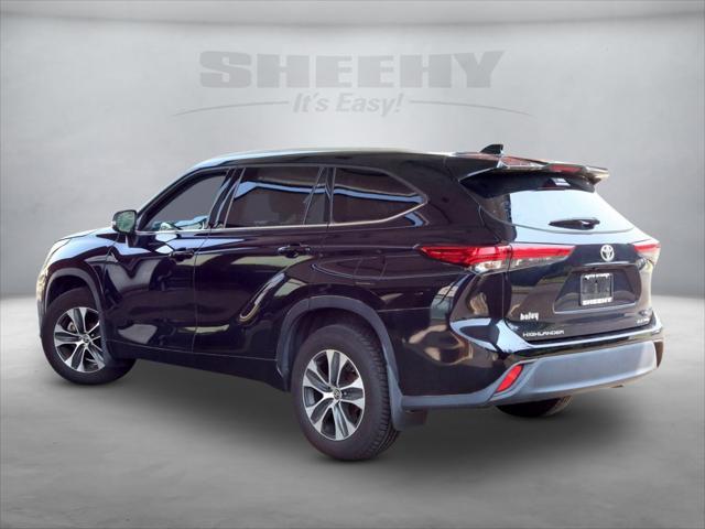 used 2021 Toyota Highlander car, priced at $32,699