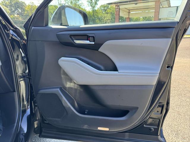 used 2021 Toyota Highlander car, priced at $31,740