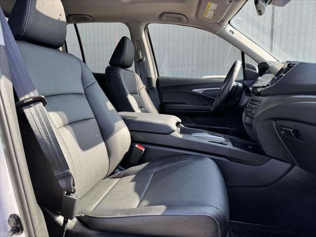 used 2025 Honda Ridgeline car, priced at $40,700