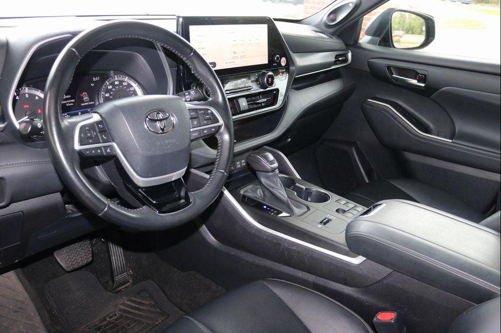 used 2023 Toyota Highlander car, priced at $38,490