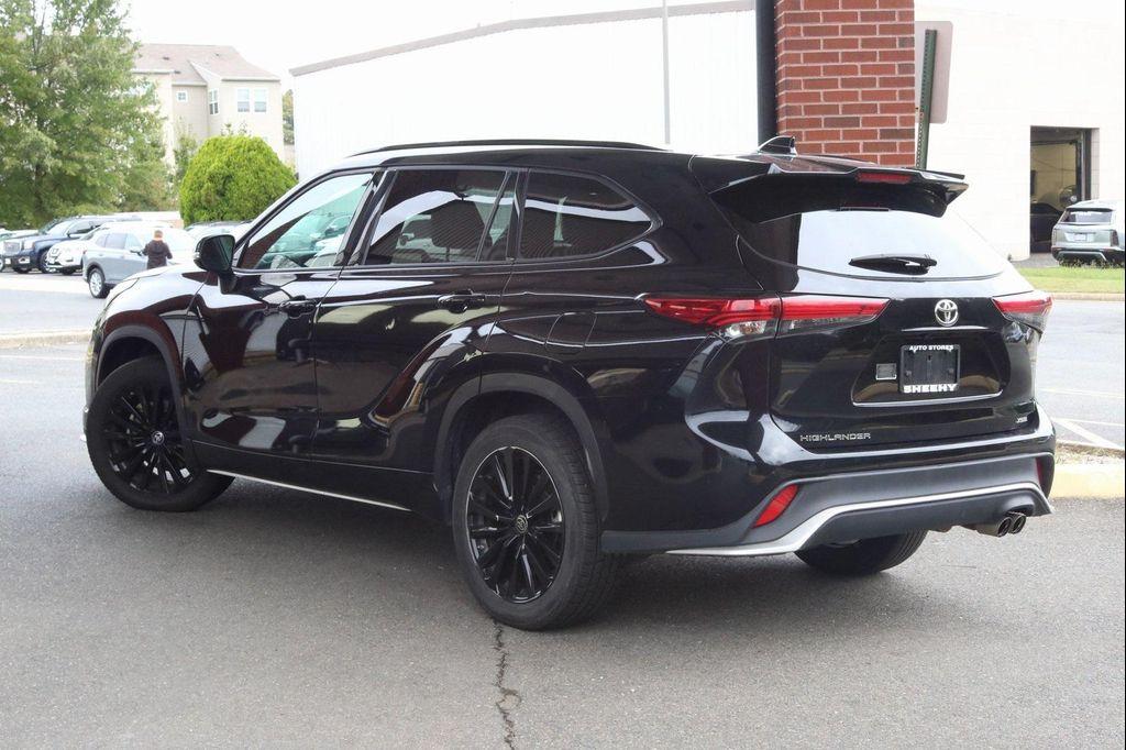 used 2023 Toyota Highlander car, priced at $38,490