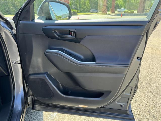 used 2024 Toyota Highlander car, priced at $43,788