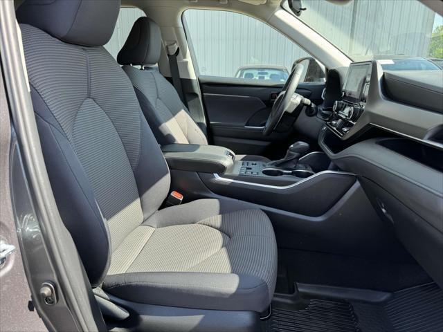 used 2024 Toyota Highlander car, priced at $43,788