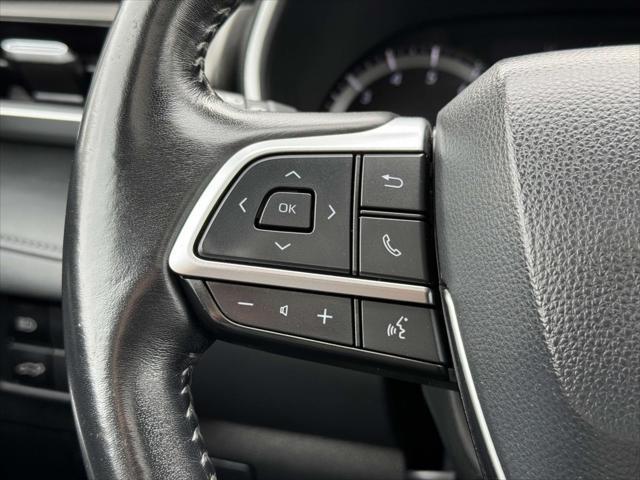 used 2020 Toyota Highlander car, priced at $32,988