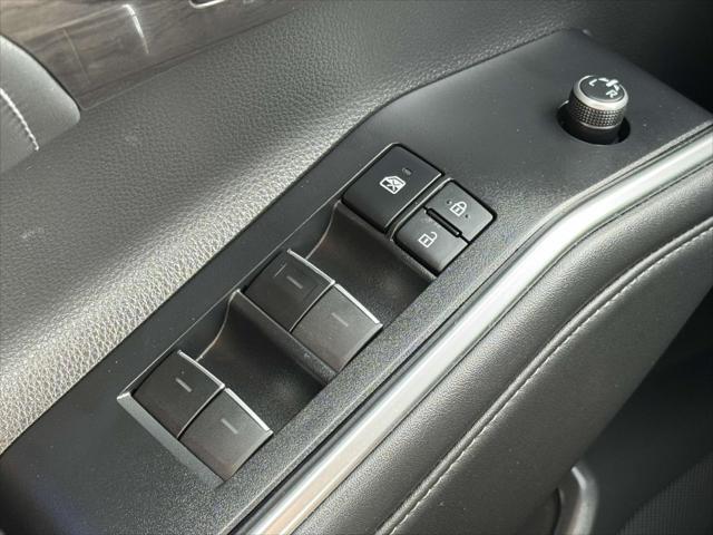 used 2021 Toyota Highlander Hybrid car, priced at $39,488