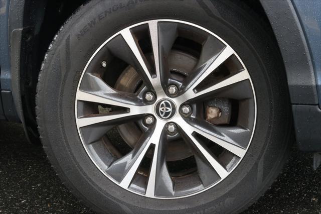 used 2019 Toyota Highlander car, priced at $27,880