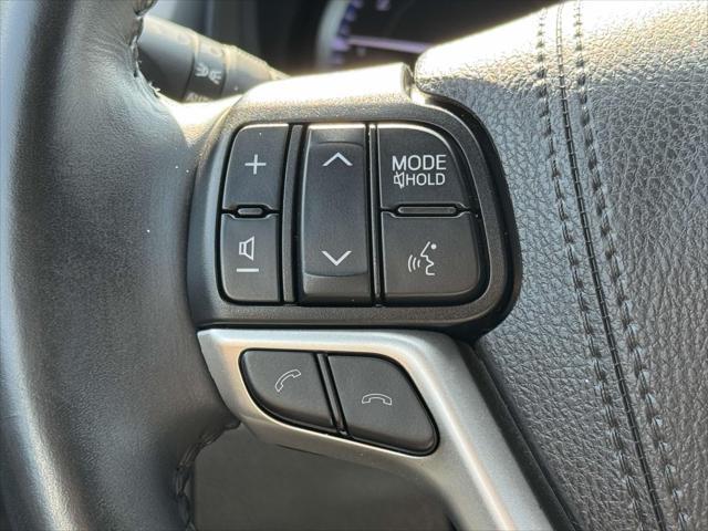 used 2019 Toyota Highlander car, priced at $26,988