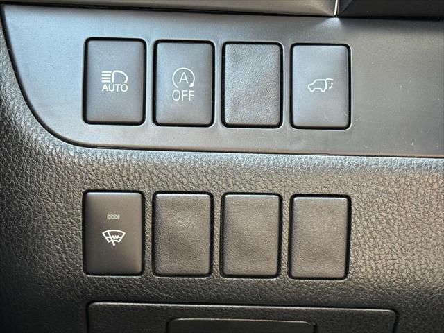 used 2019 Toyota Highlander car, priced at $26,988