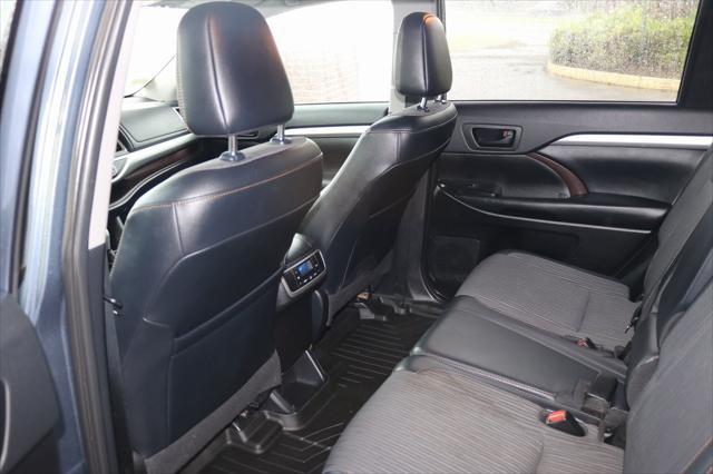 used 2019 Toyota Highlander car, priced at $27,880