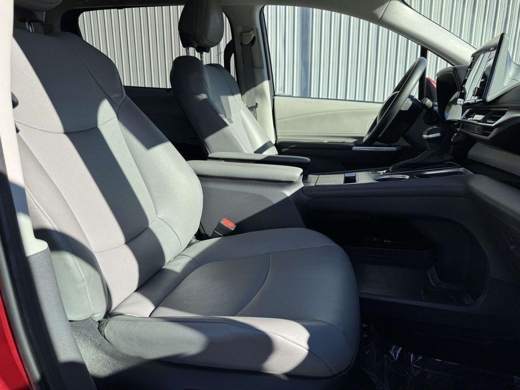 used 2023 Toyota Sienna car, priced at $38,988