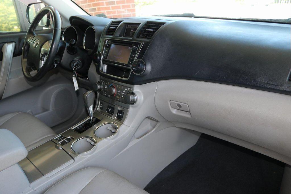 used 2013 Toyota Highlander car, priced at $8,998