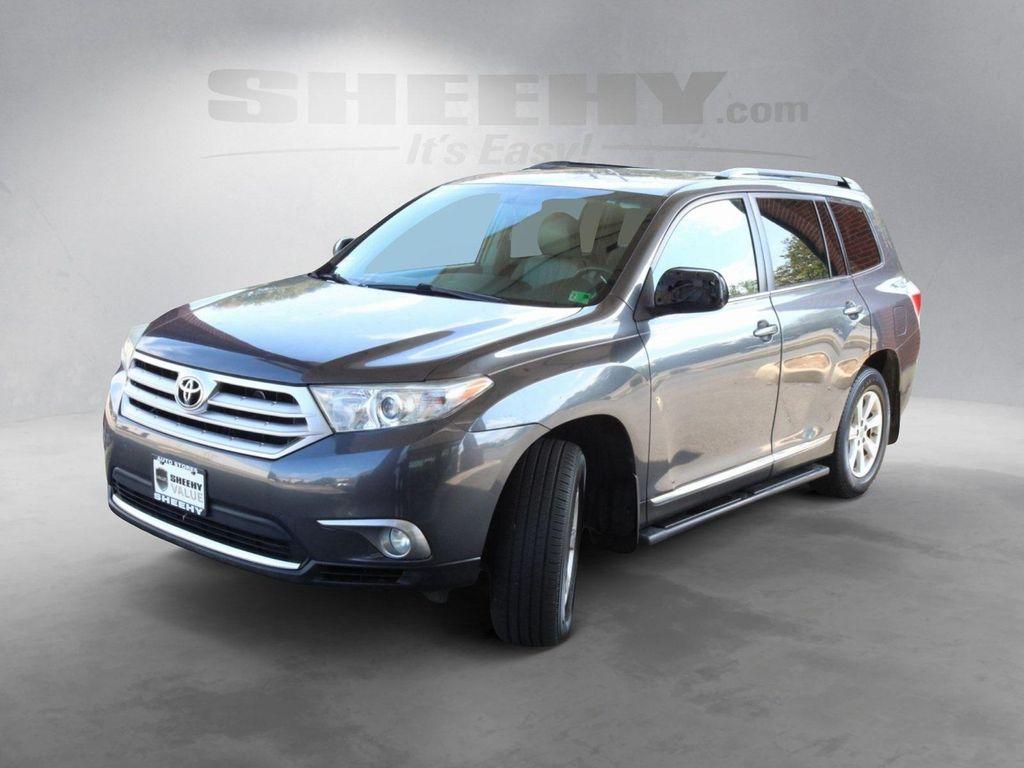used 2013 Toyota Highlander car, priced at $8,998