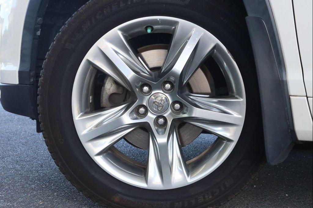used 2014 Toyota Highlander Hybrid car, priced at $18,785