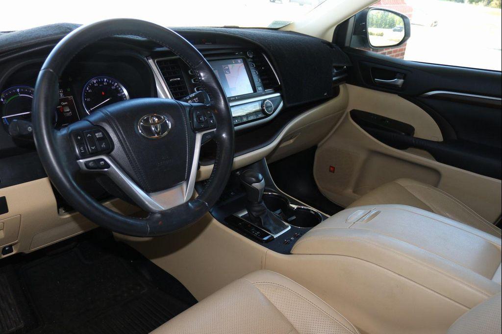 used 2014 Toyota Highlander Hybrid car, priced at $18,785
