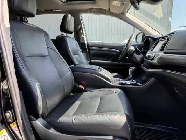 used 2019 Toyota Highlander car, priced at $25,788