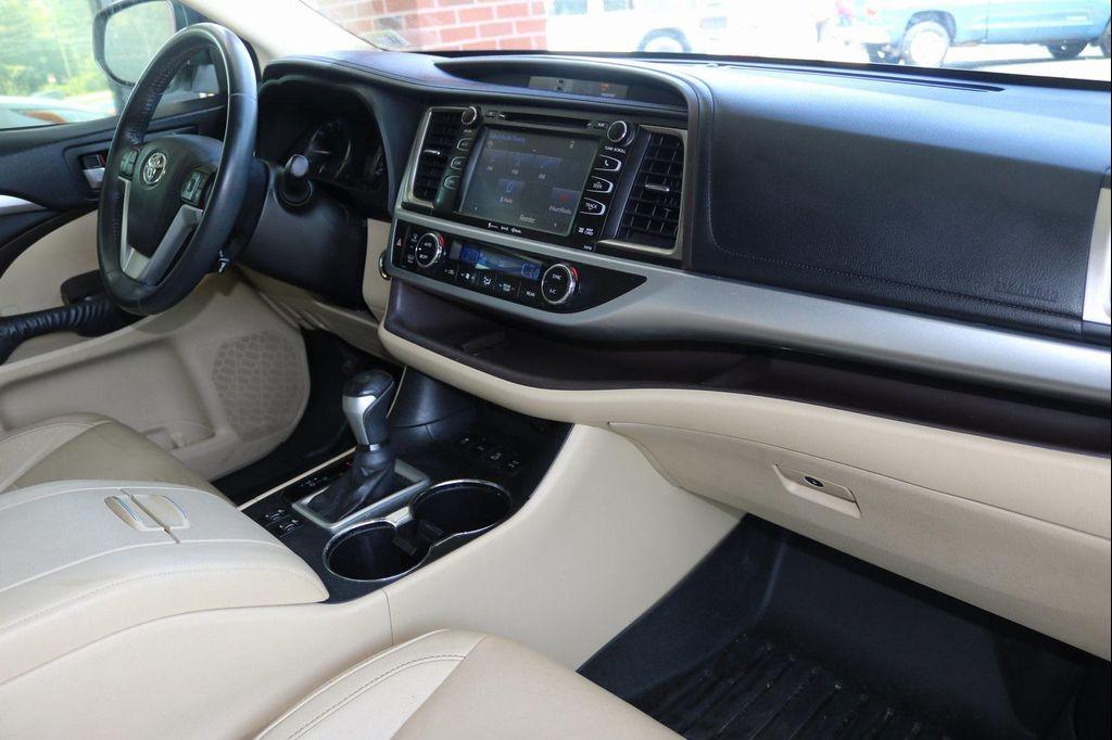 used 2016 Toyota Highlander car, priced at $19,950