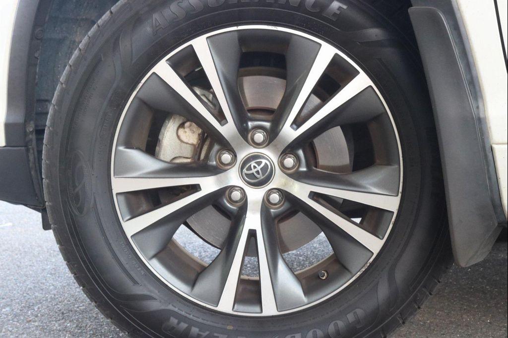 used 2016 Toyota Highlander car, priced at $19,950