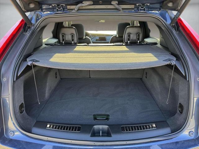 used 2019 Cadillac XT4 car, priced at $25,488