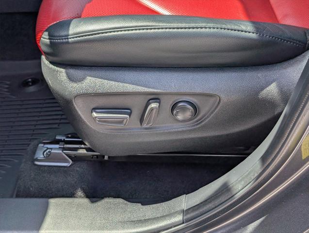 used 2023 Toyota Highlander car, priced at $40,788