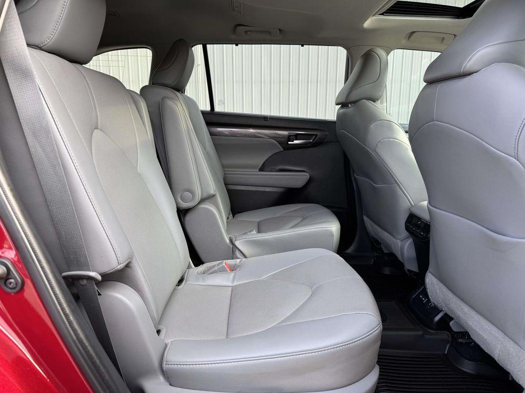 used 2022 Toyota Highlander Hybrid car, priced at $35,300