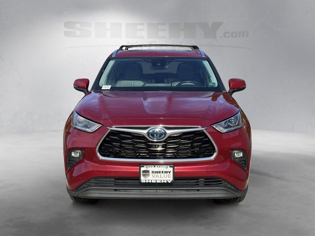 used 2022 Toyota Highlander Hybrid car, priced at $35,300