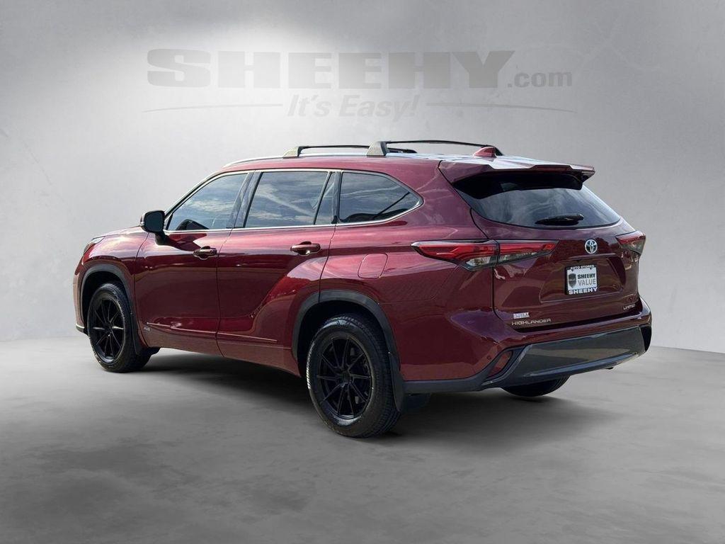 used 2022 Toyota Highlander Hybrid car, priced at $35,300